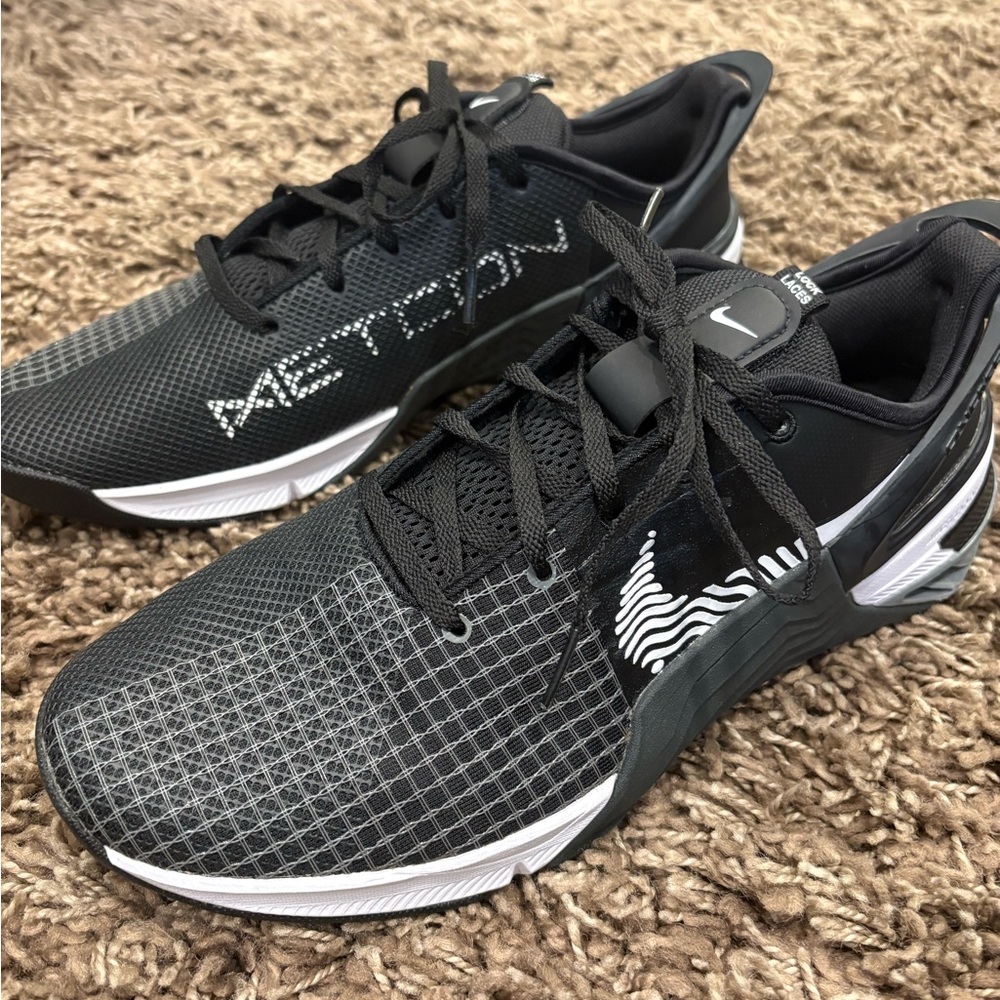 Nike Men's Metcon 8 Stockings Size 10.5 Black White Grey Cross Training Shoes